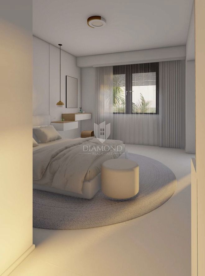 Umag, appartamento di lusso a 150 m dal mare con ascensore!