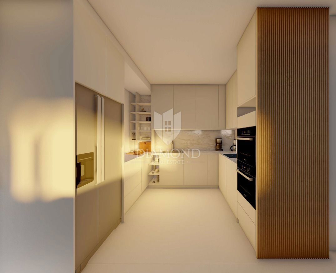 Umag, appartamento di lusso a 150 m dal mare con ascensore!