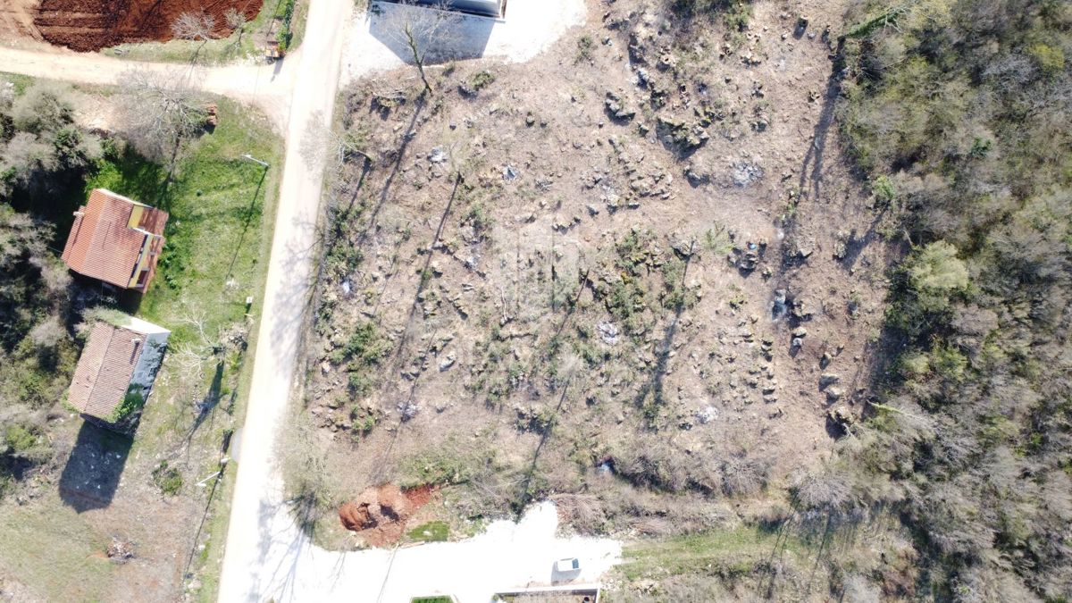 Parenzo, dintorni, ampio terreno edificabile per appartamenti