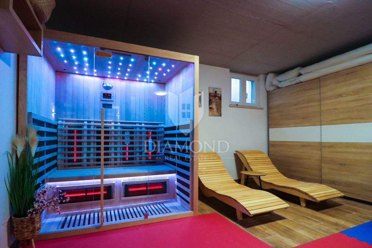 Parenzo, casa moderna con piscina in una posizione ambita