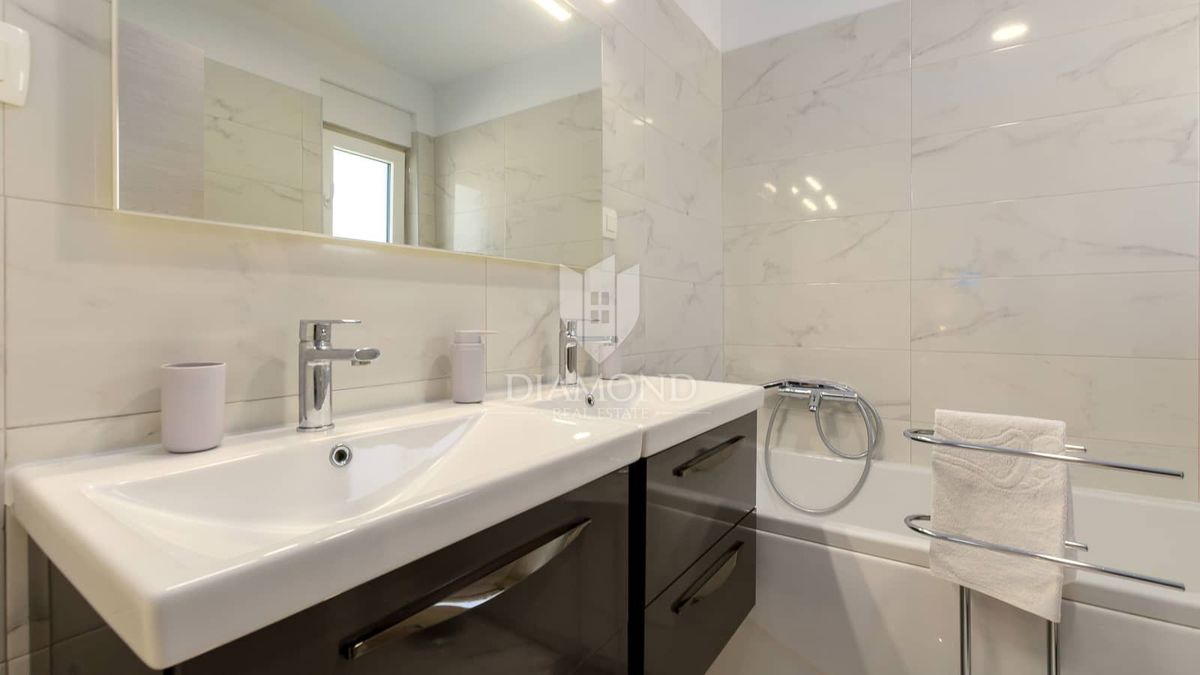 Pola, dintorni, nuova e moderna Villa con piscina