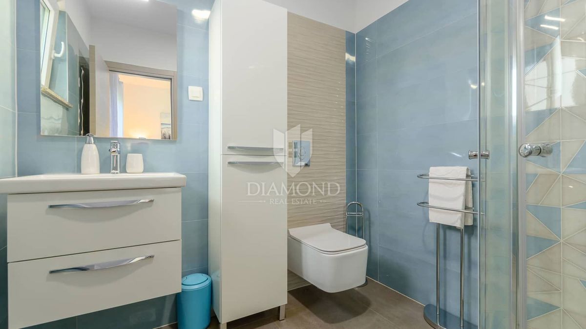 Pola, dintorni, nuova e moderna Villa con piscina