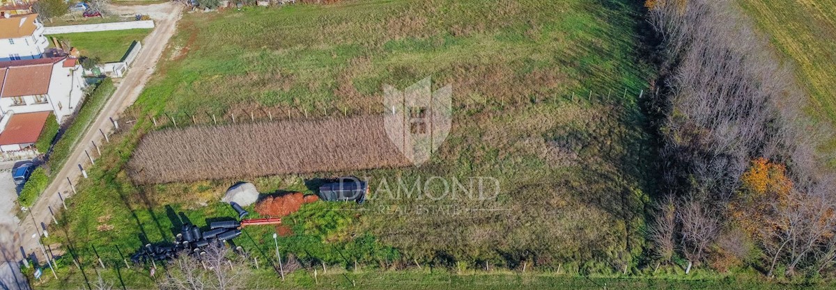 Zona di Umago, ampio terreno con potenziale