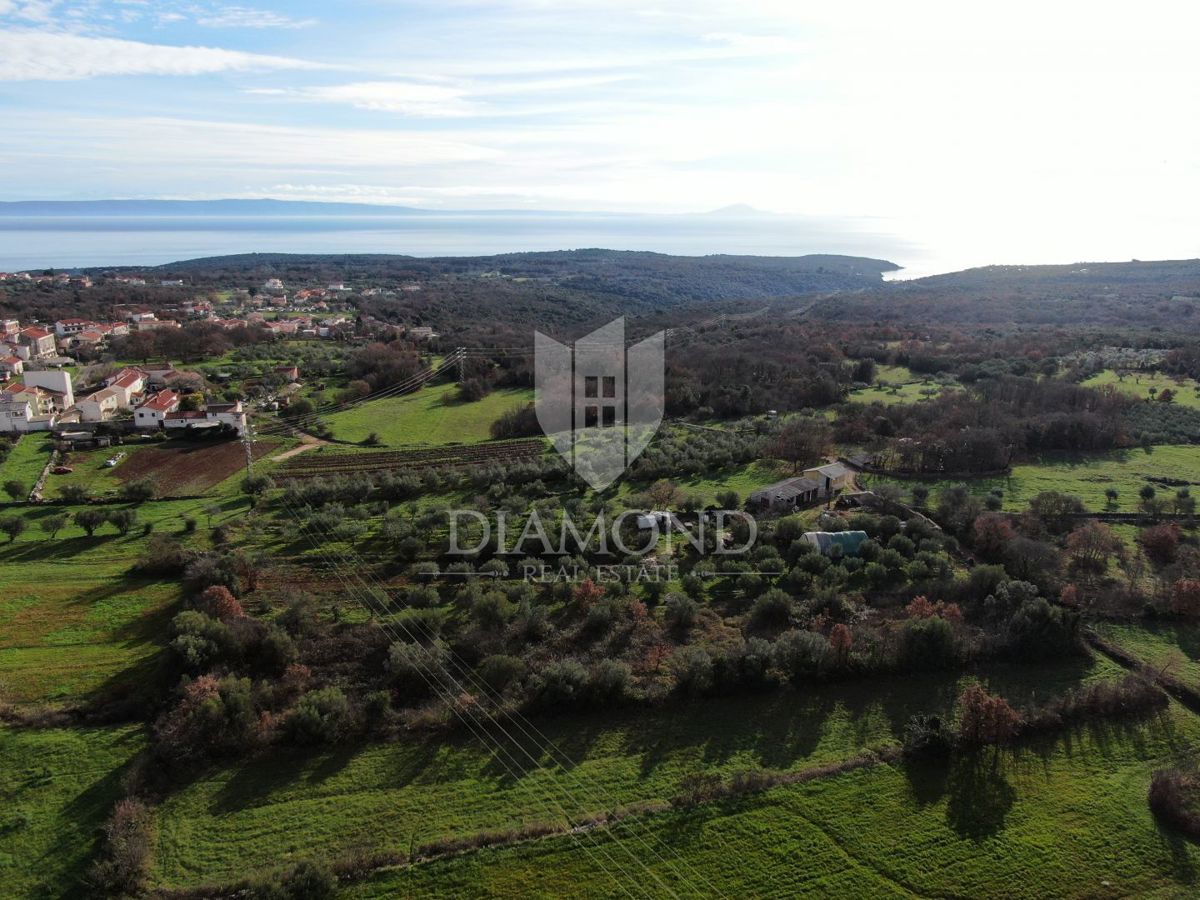 Marčana, dintorni, complesso di terreni edificabili e agricoli