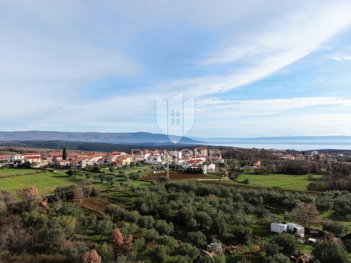 Marčana, dintorni, complesso di terreni edificabili e agricoli