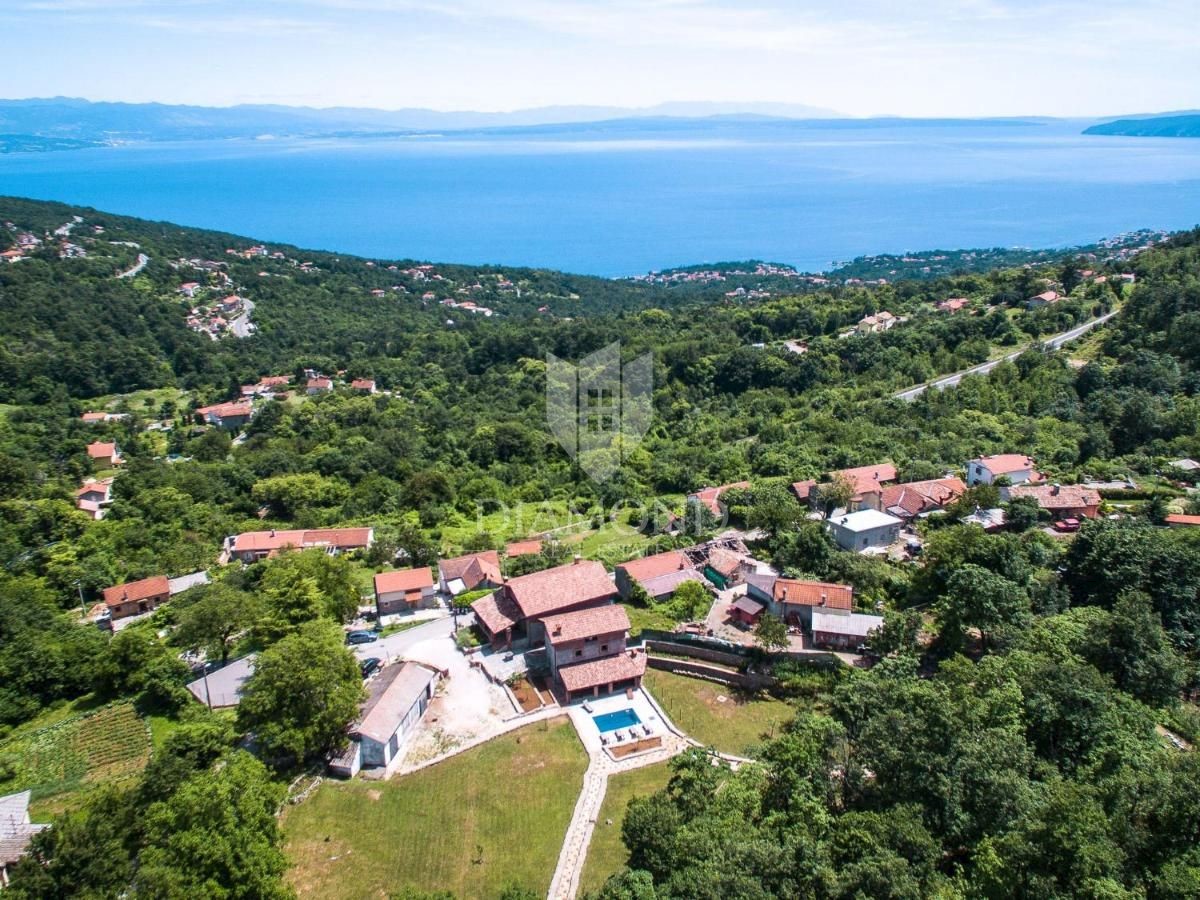 Opatija, dintorni, bellissima proprietà in un idillio bosco