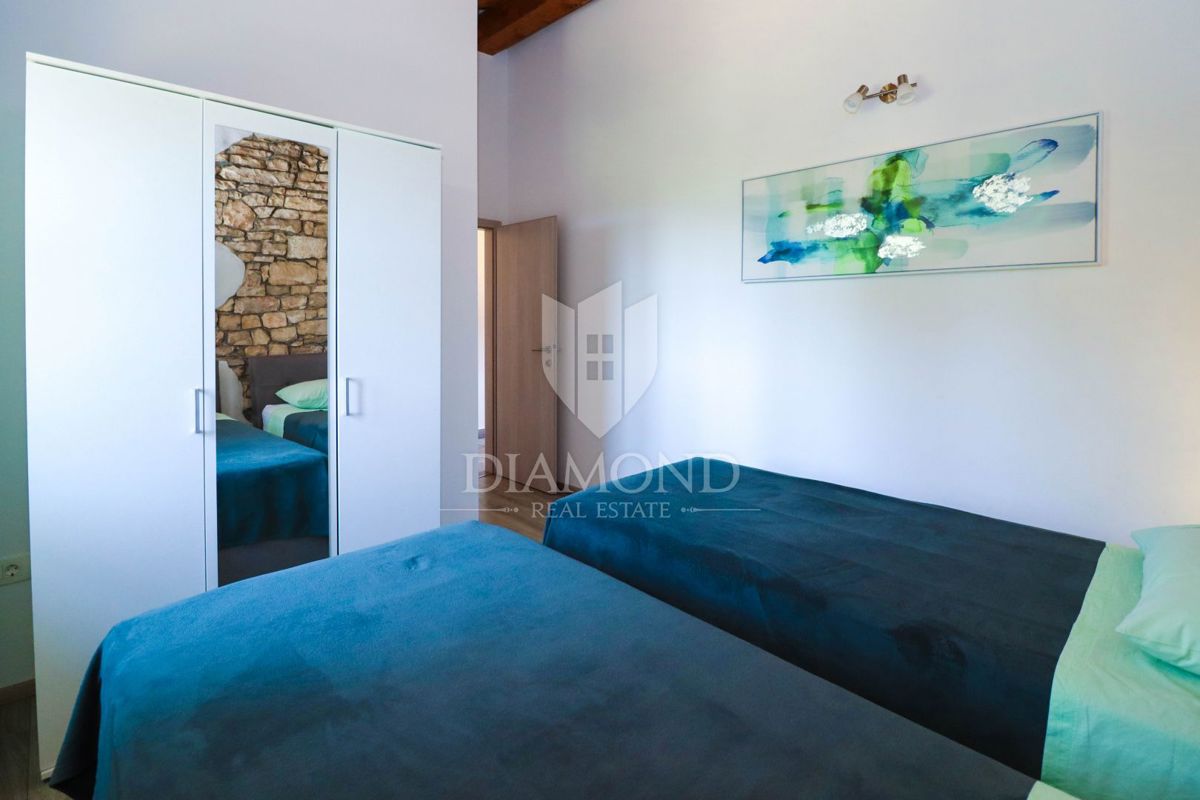 Parenzo, dintorni, villa istriana autoctona immersa nella natura!
