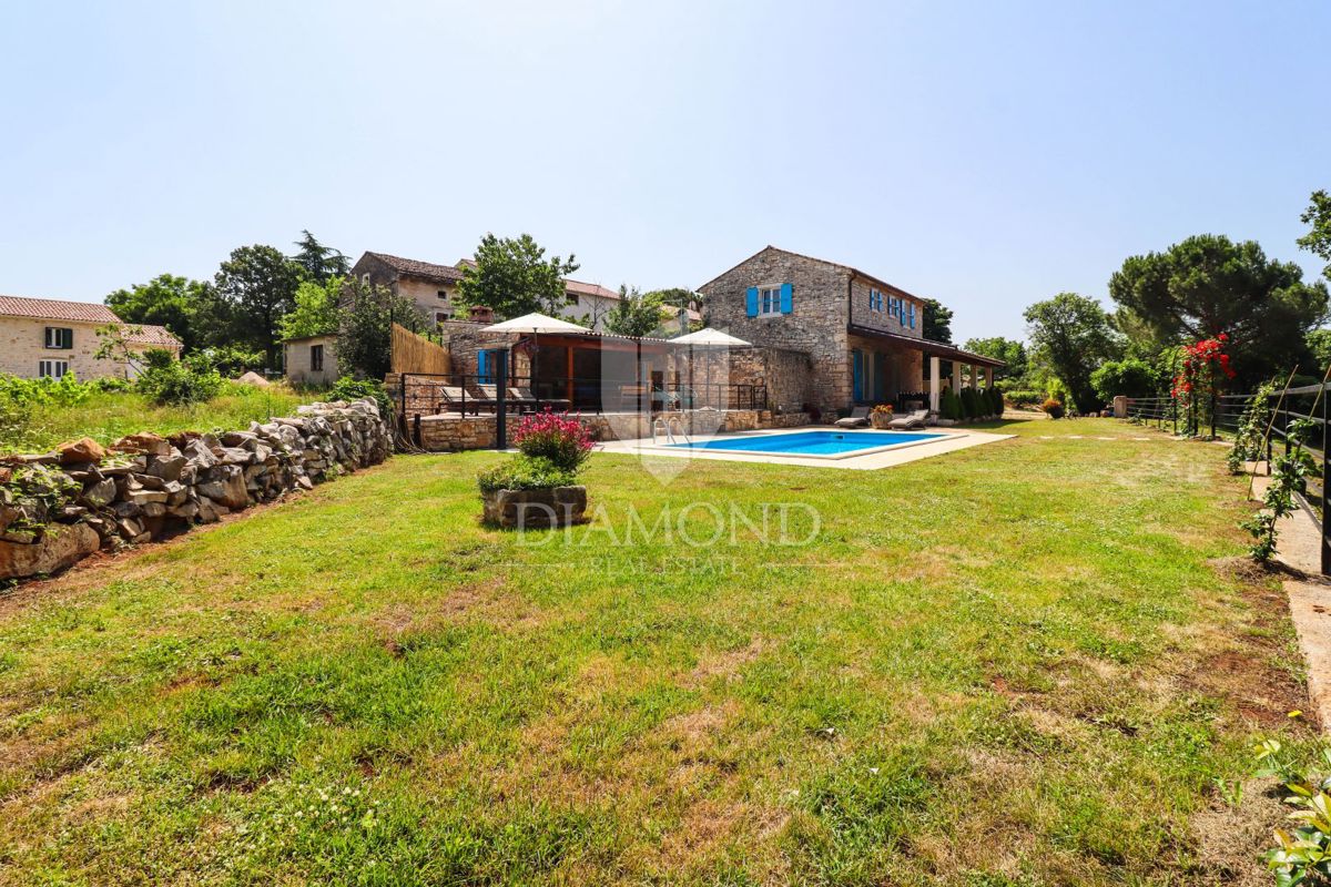 Parenzo, dintorni, villa istriana autoctona immersa nella natura!