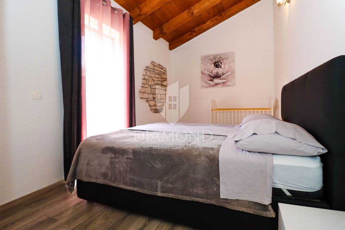 Parenzo, dintorni, villa istriana autoctona immersa nella natura!