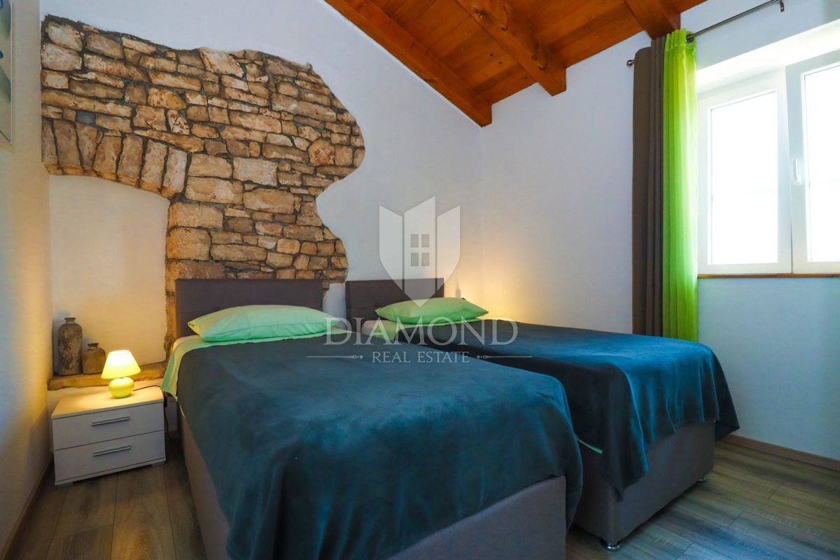 Parenzo, dintorni, villa istriana autoctona immersa nella natura!