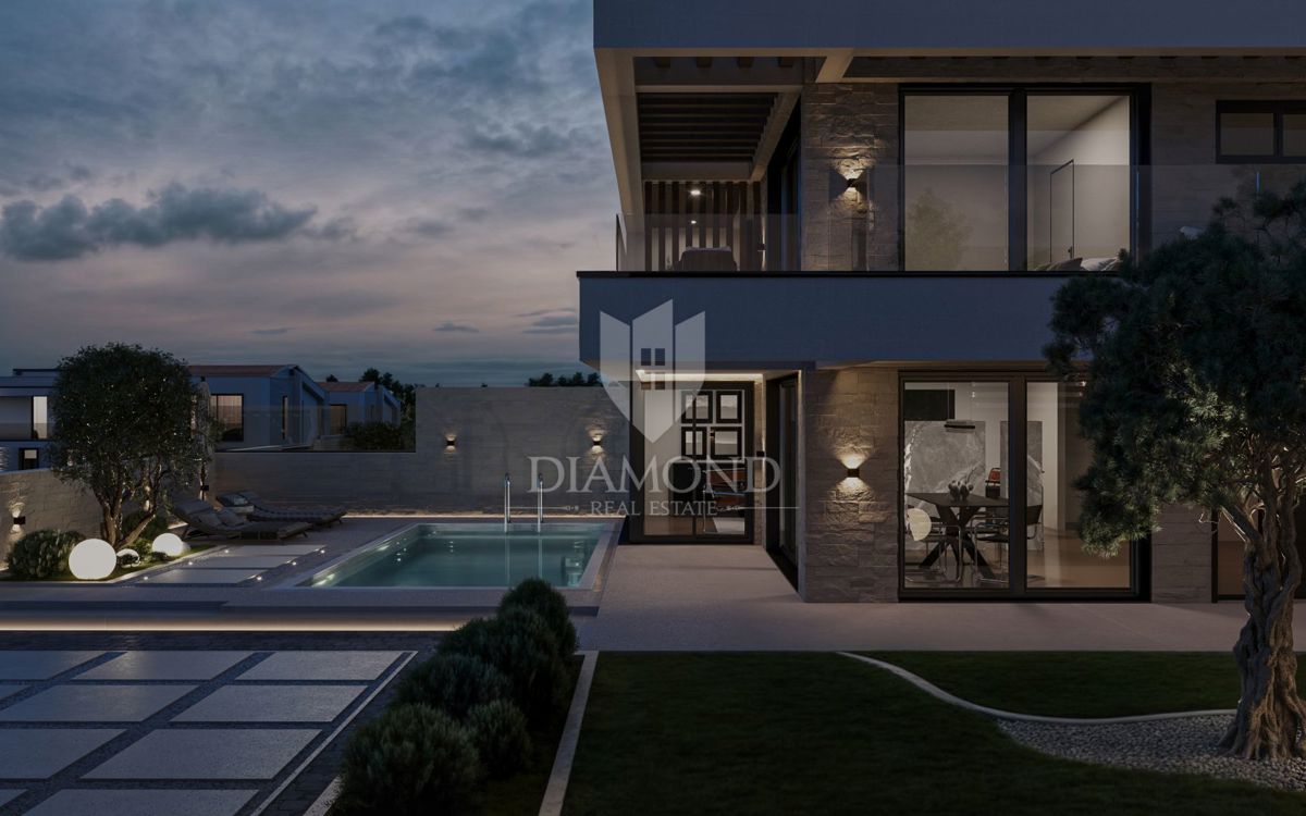 Umago! Villa in un resort a 100 m dal mare!