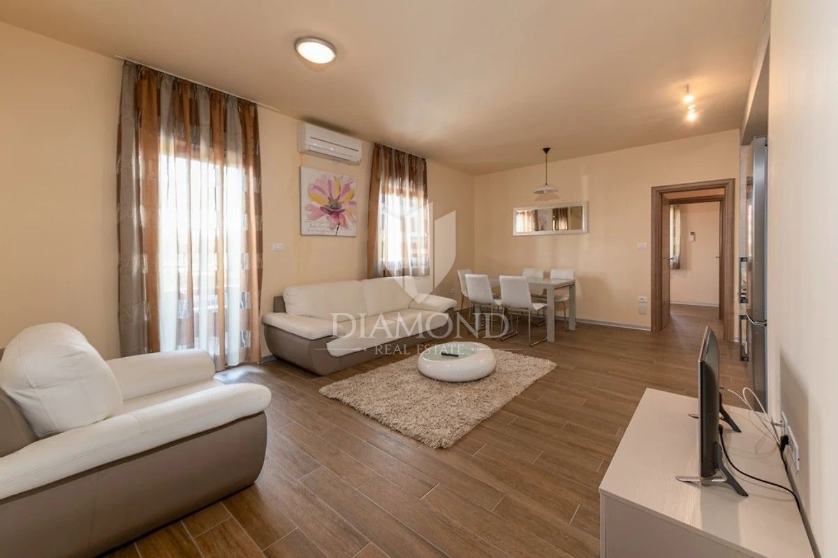 Medolino, dintorni, casa con quattro appartamenti vicino al mare