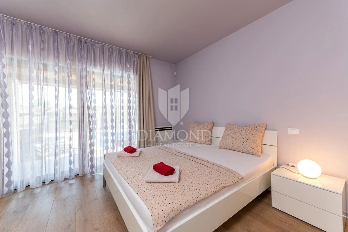 Medolino, dintorni, casa con quattro appartamenti vicino al mare