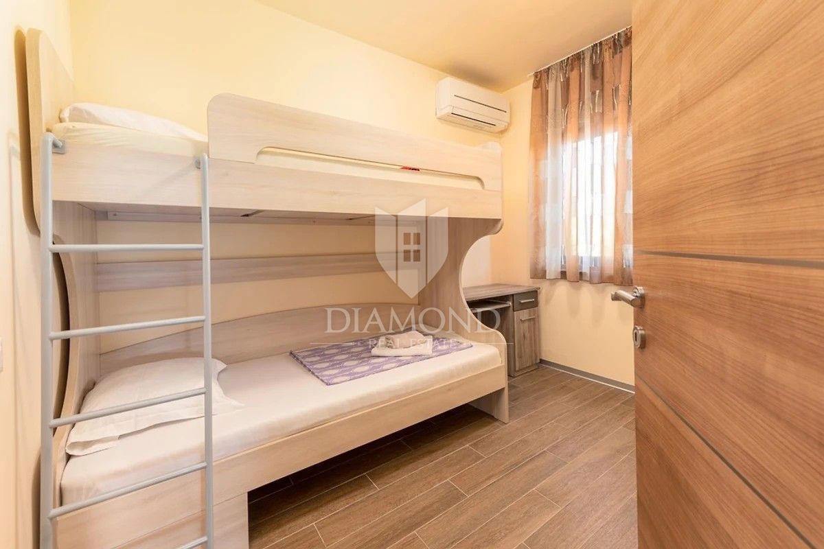 Medolino, dintorni, casa con quattro appartamenti vicino al mare