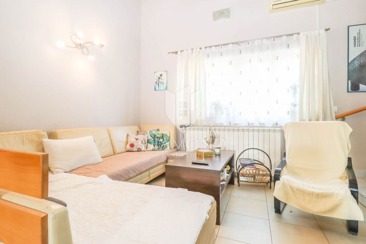 Bellissima casa con ampio cortile nelle vicinanze di Fasana!