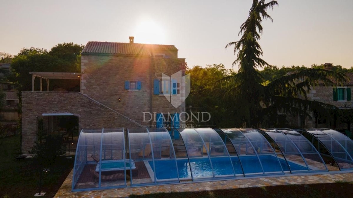 Istria centrale, Villa in pietra con piscina riscaldata