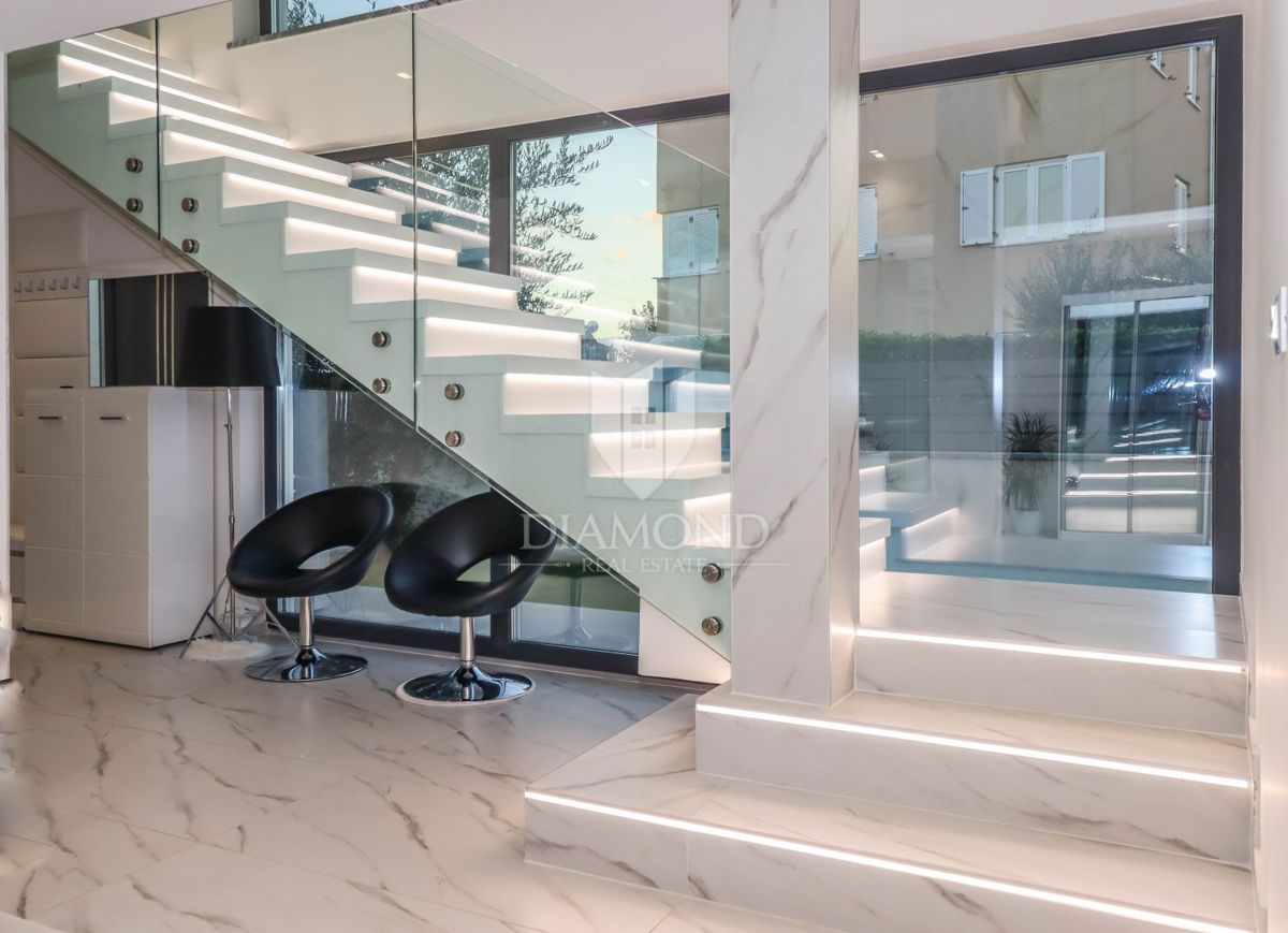 Rovigno, una fantastica villa con piscina in un'ottima posizione