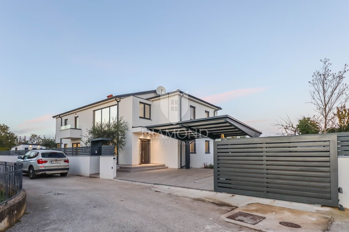 Rovigno, una fantastica villa con piscina in un'ottima posizione