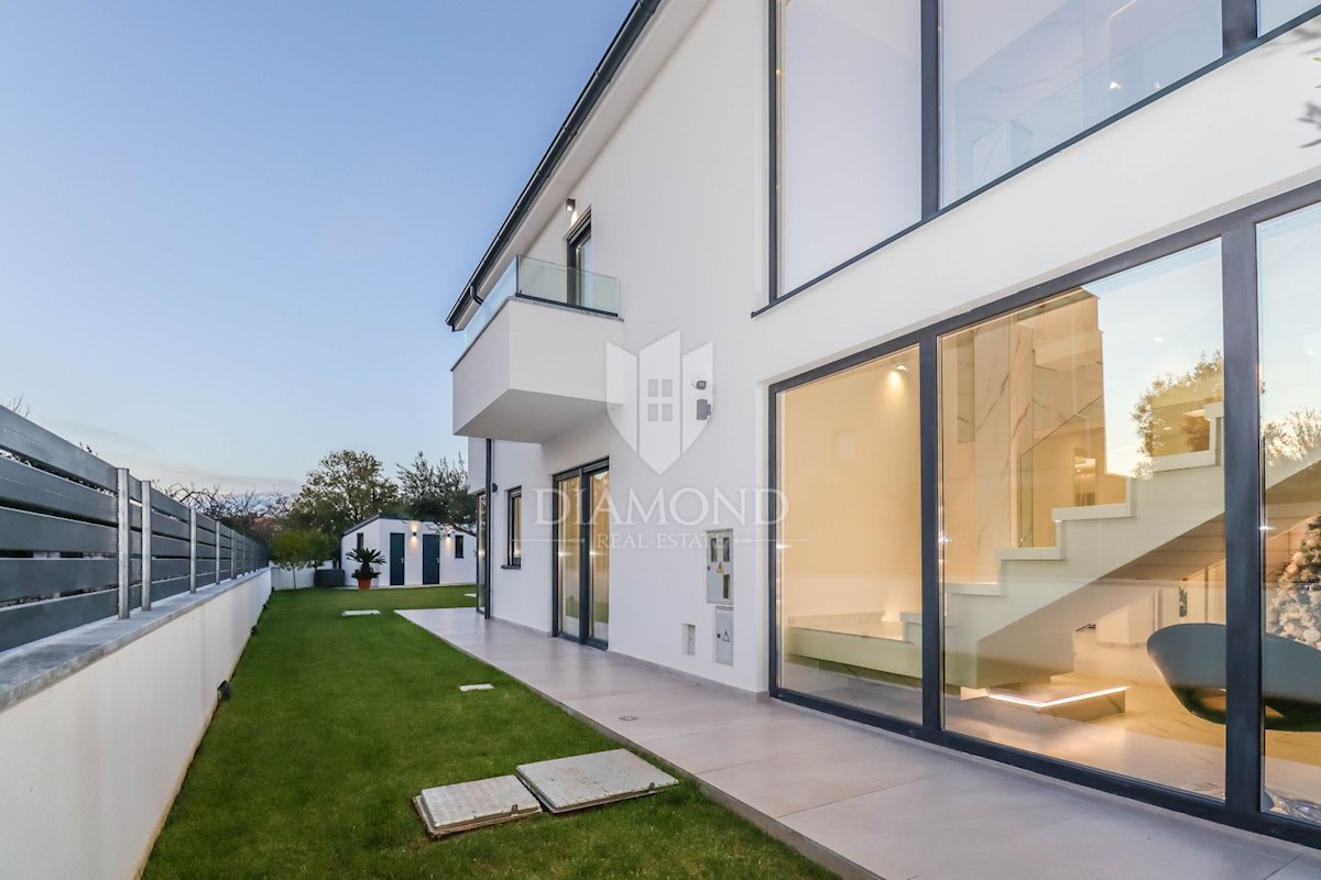 Rovigno, una fantastica villa con piscina in un'ottima posizione