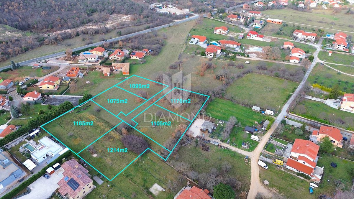 Albona, dintorni, terreno edificabile vicino alla città