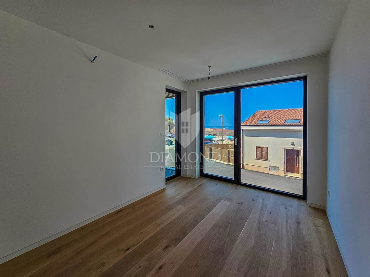 Umago, il centro! Appartamento con vista mare, 2a fila al mare!