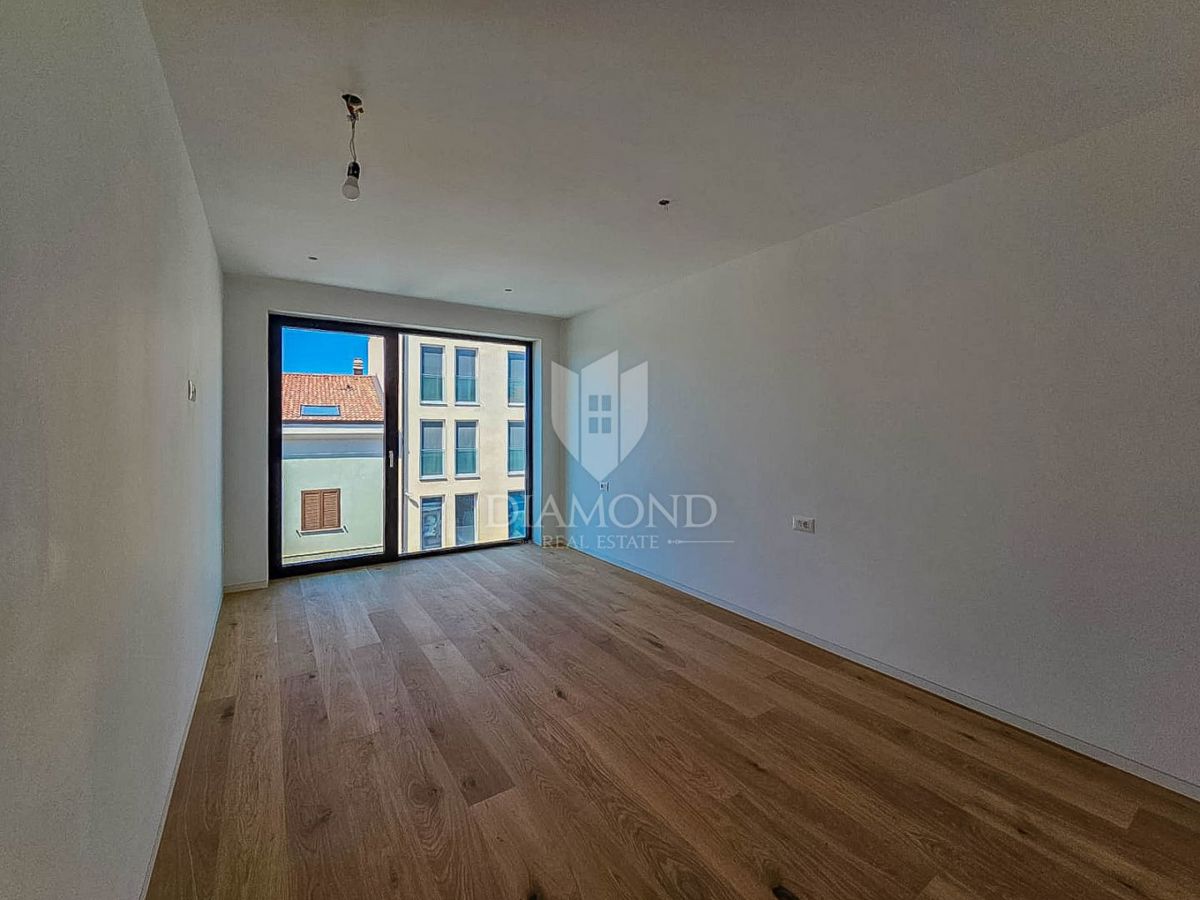 Umago, il centro! Appartamento con vista mare, 2a fila al mare!