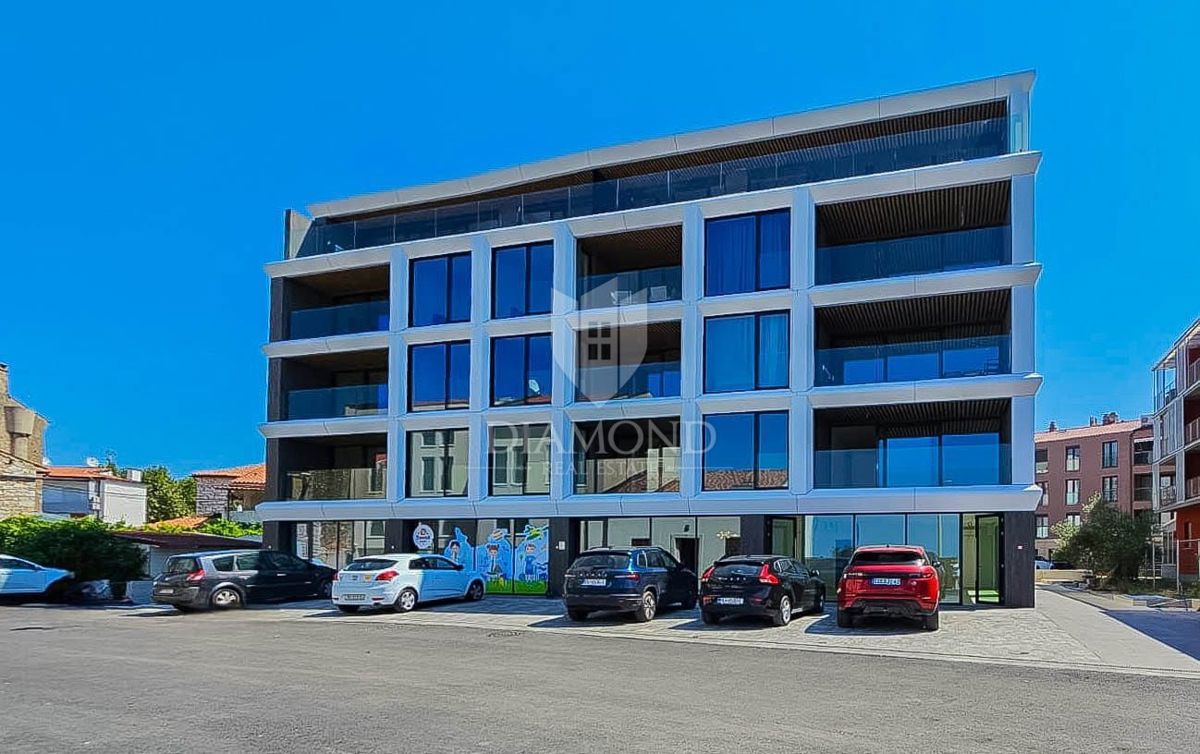 Umago, il centro! Appartamento con vista mare, 2a fila al mare!