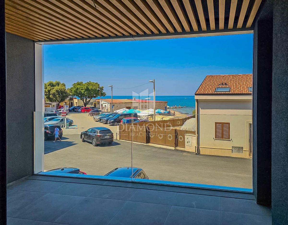 Umago, il centro! Appartamento con vista mare, 2a fila al mare!