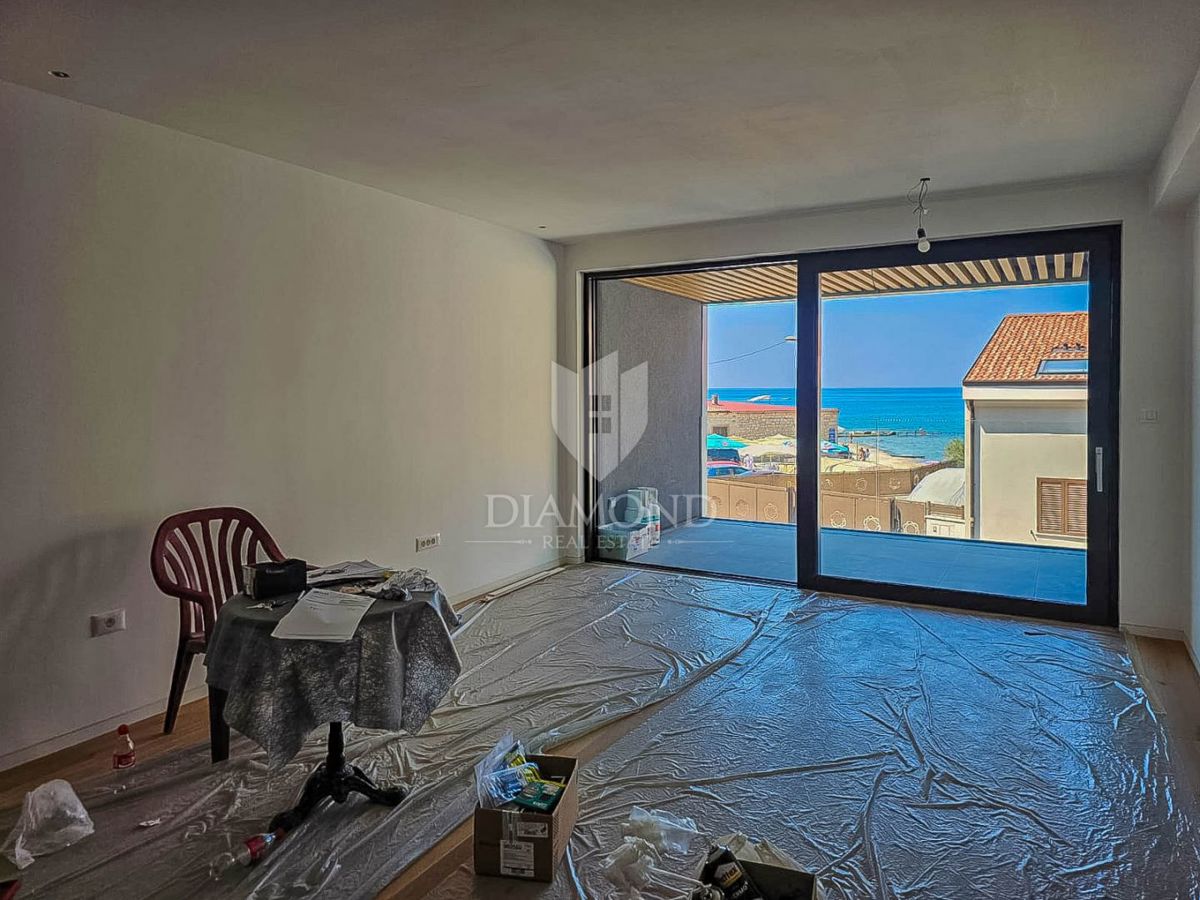 Umago, il centro! Appartamento con vista mare, 2a fila al mare!