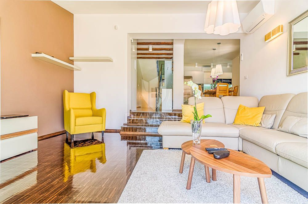 Fasana, dintorni, villa moderna con ampio cortile! 