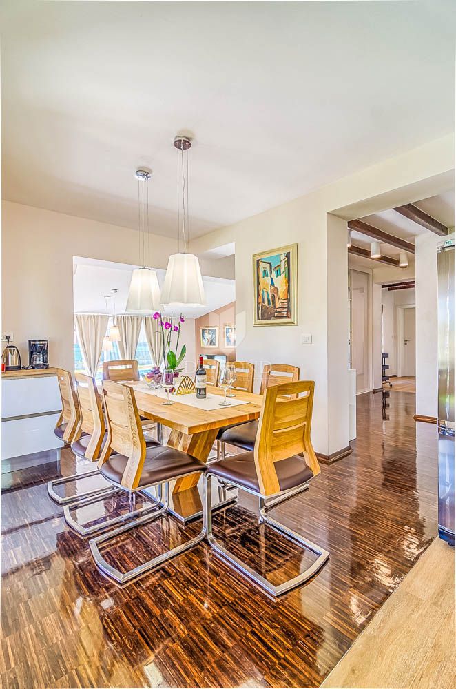 Fasana, dintorni, villa moderna con ampio cortile! 