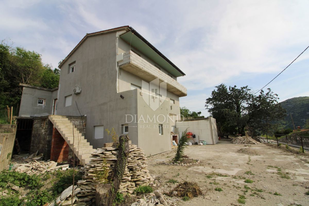Albona, dintorni, casa di adattamento vicino al mare