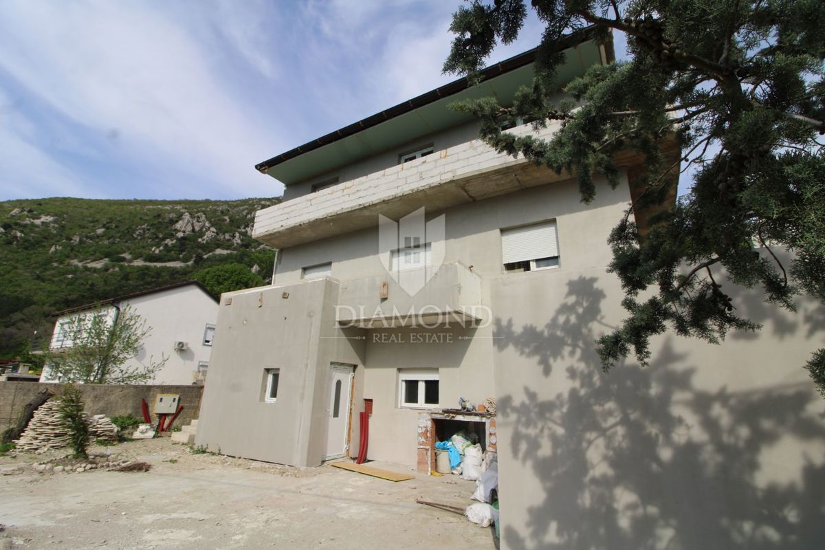 Albona, dintorni, casa di adattamento vicino al mare