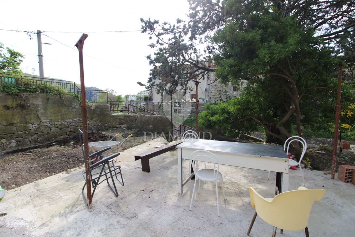 Albona, dintorni, casa di adattamento vicino al mare