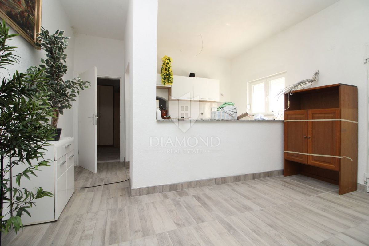 Albona, dintorni, casa di adattamento vicino al mare