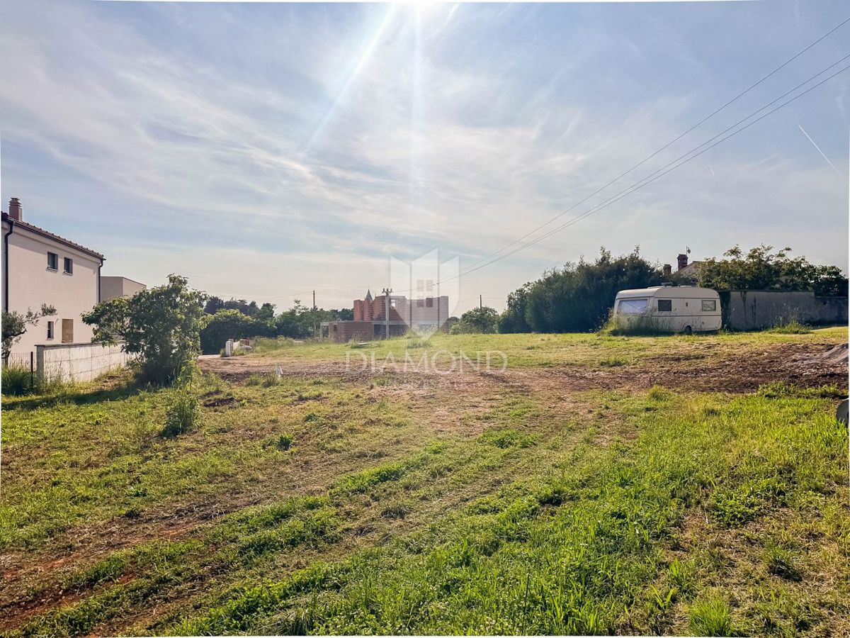 Terreno edificabile con permesso, vista mare