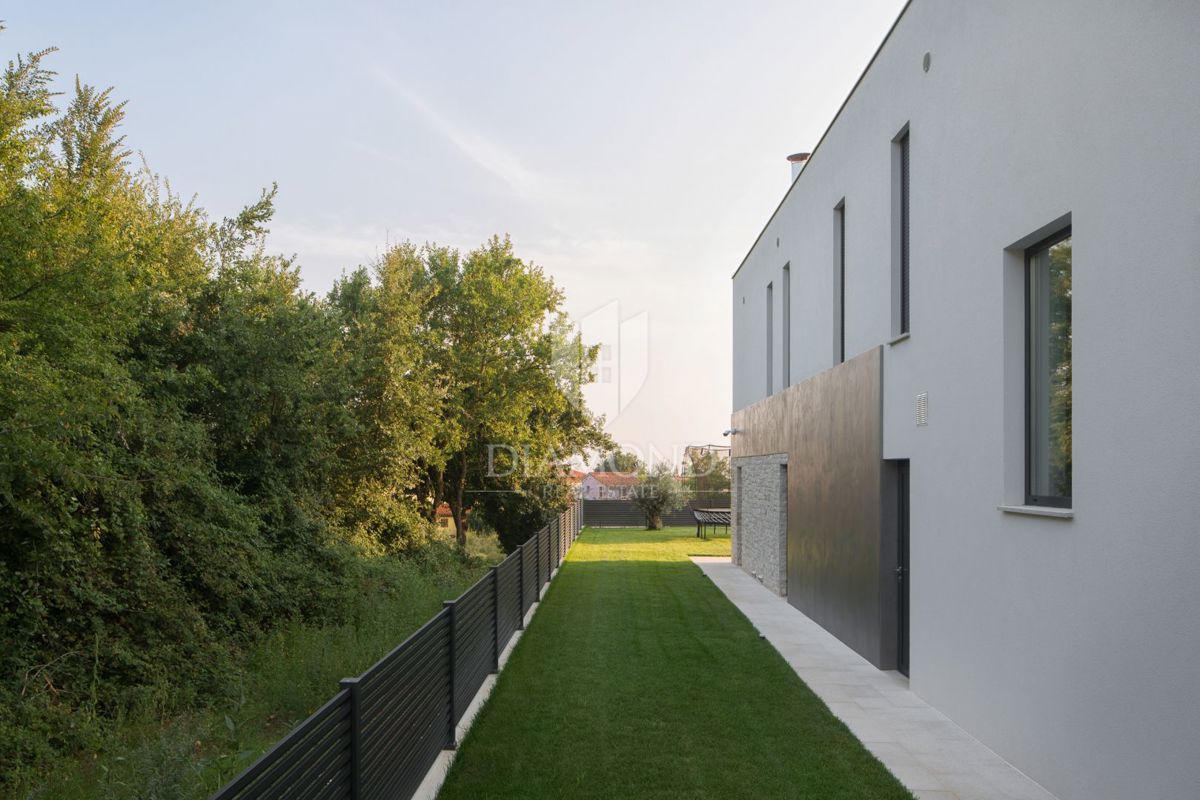 Zona di Medolino - Incredibile villa moderna con piscina