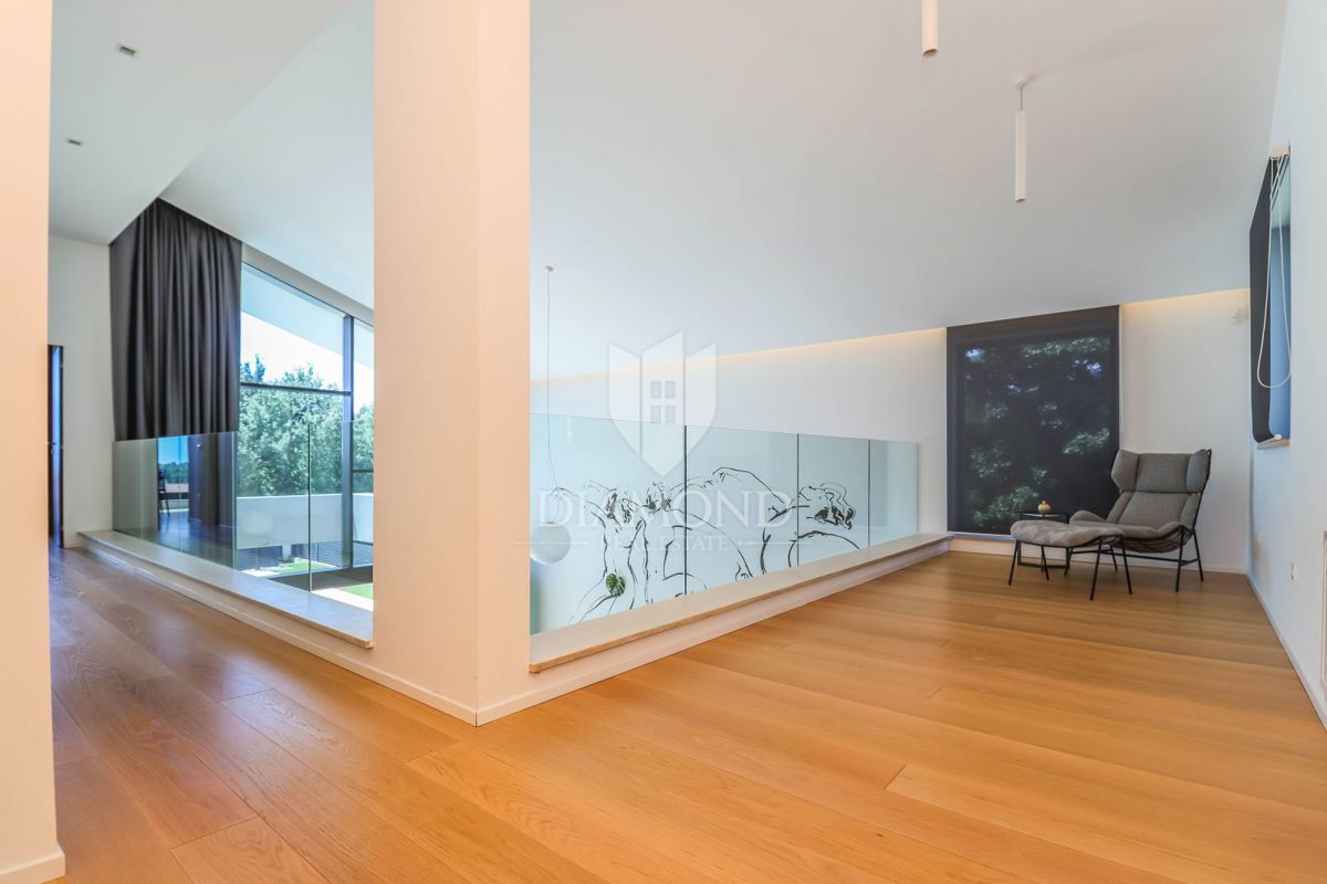 Zona di Medolino - Incredibile villa moderna con piscina