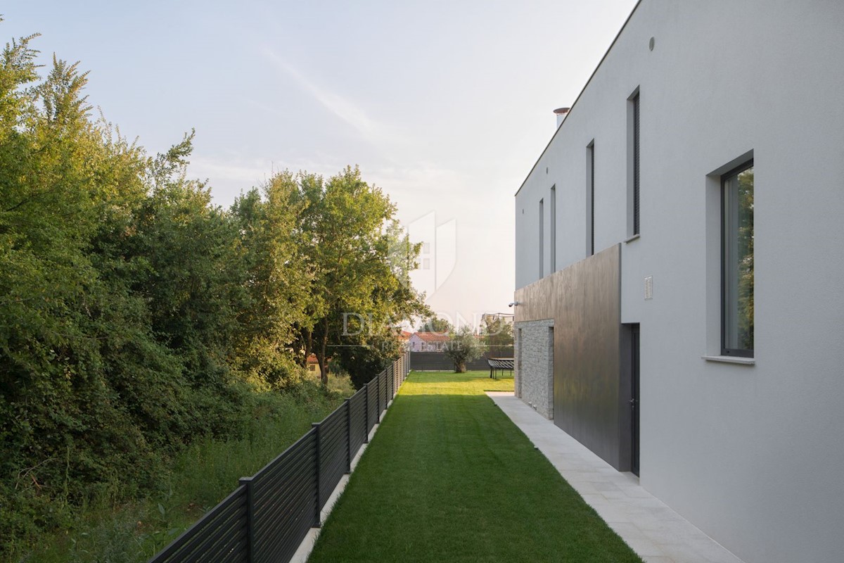 Zona di Medolino - Incredibile villa moderna con piscina