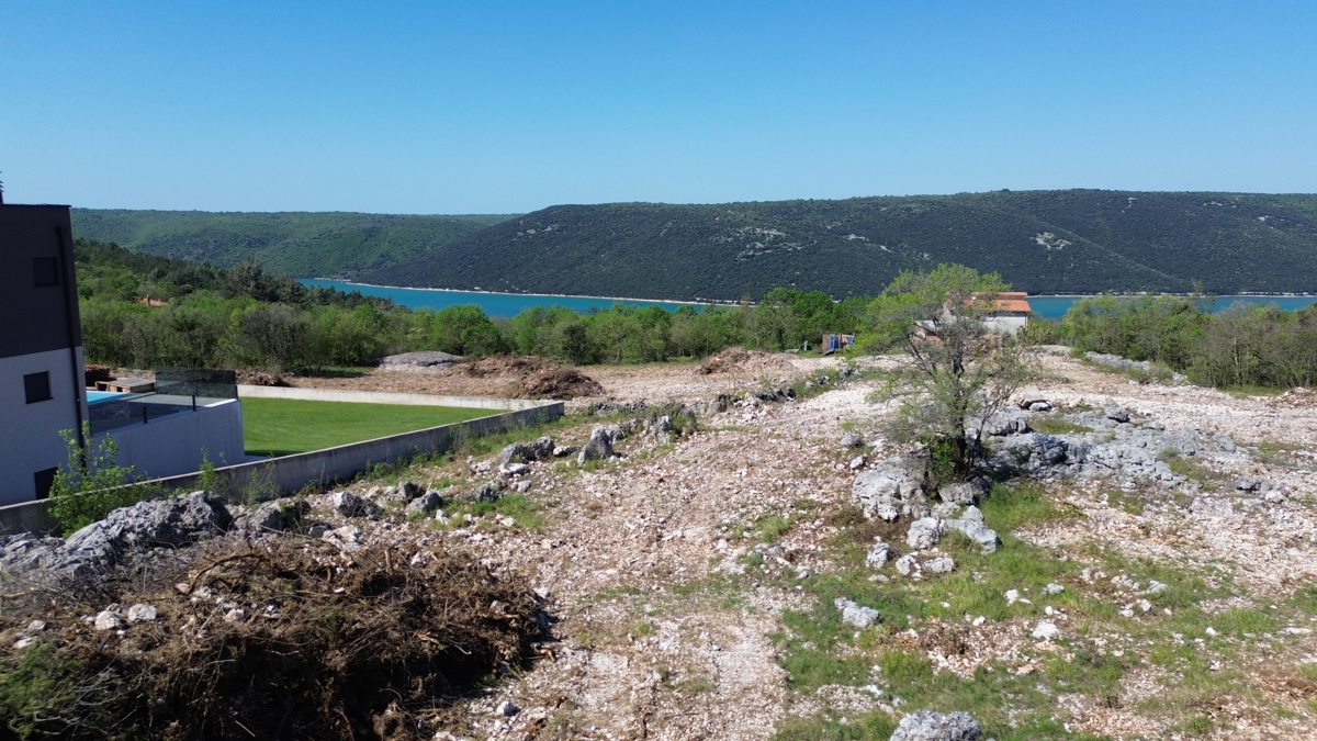 Labin, terreno edificabile con vista mare 