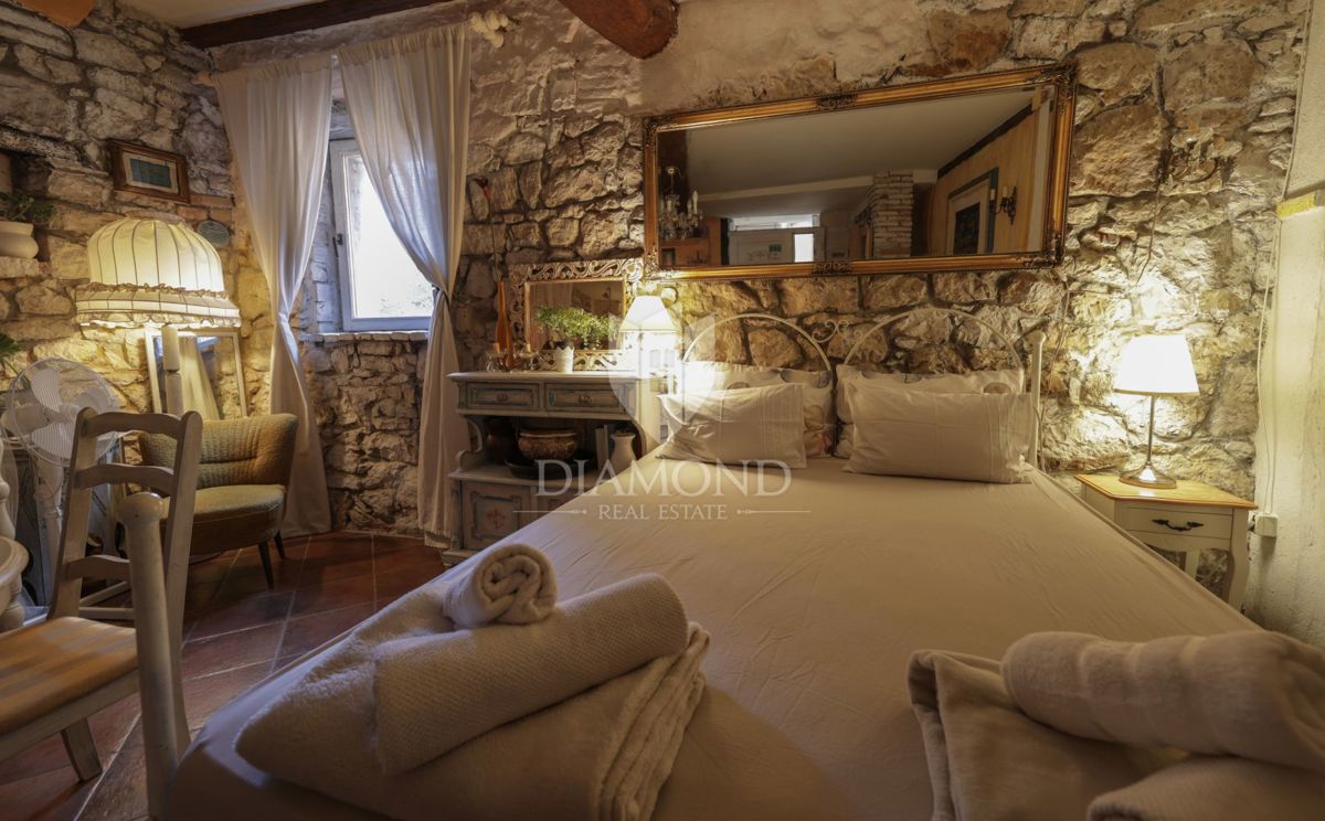 Monolocale rustico al piano terra nel centro storico