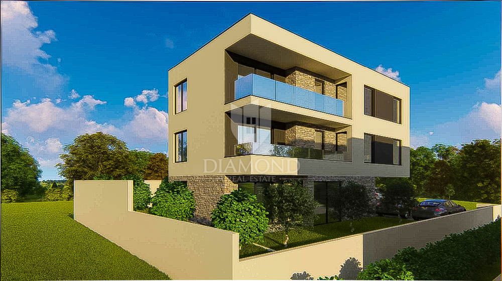 Un appartamento spazioso e moderno in una posizione ambita a Pola! 