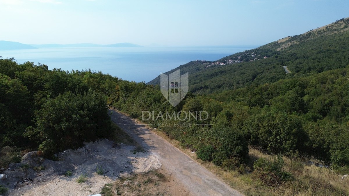 Brseč, dintorni, casa Rohbau con vista mare