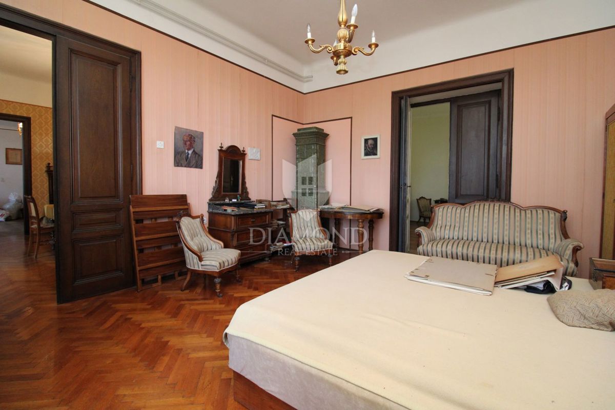 Fiume, Ampio Appartamento Pieno di Storia