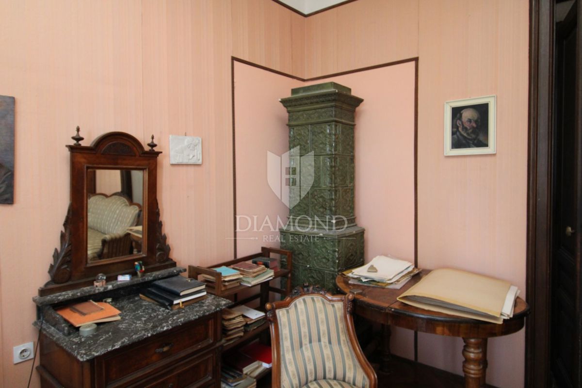 Fiume, Ampio Appartamento Pieno di Storia