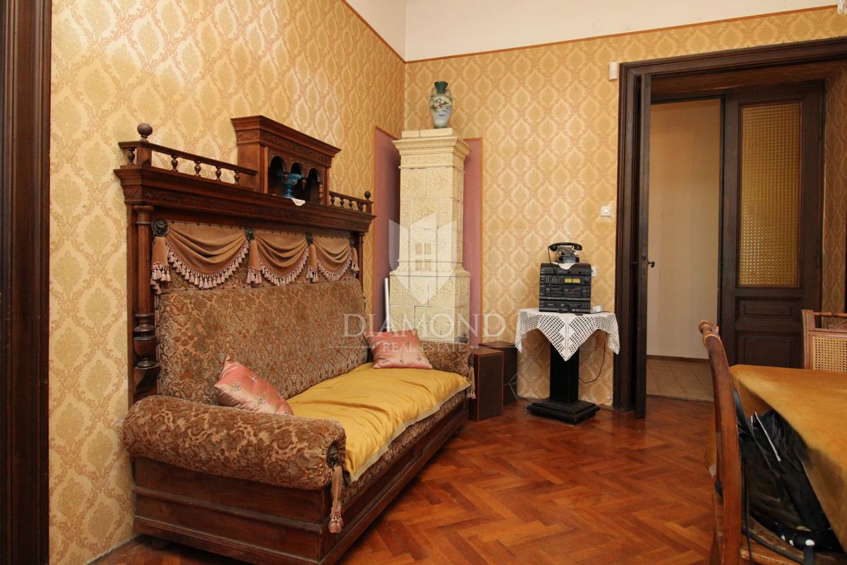 Fiume, Ampio Appartamento Pieno di Storia