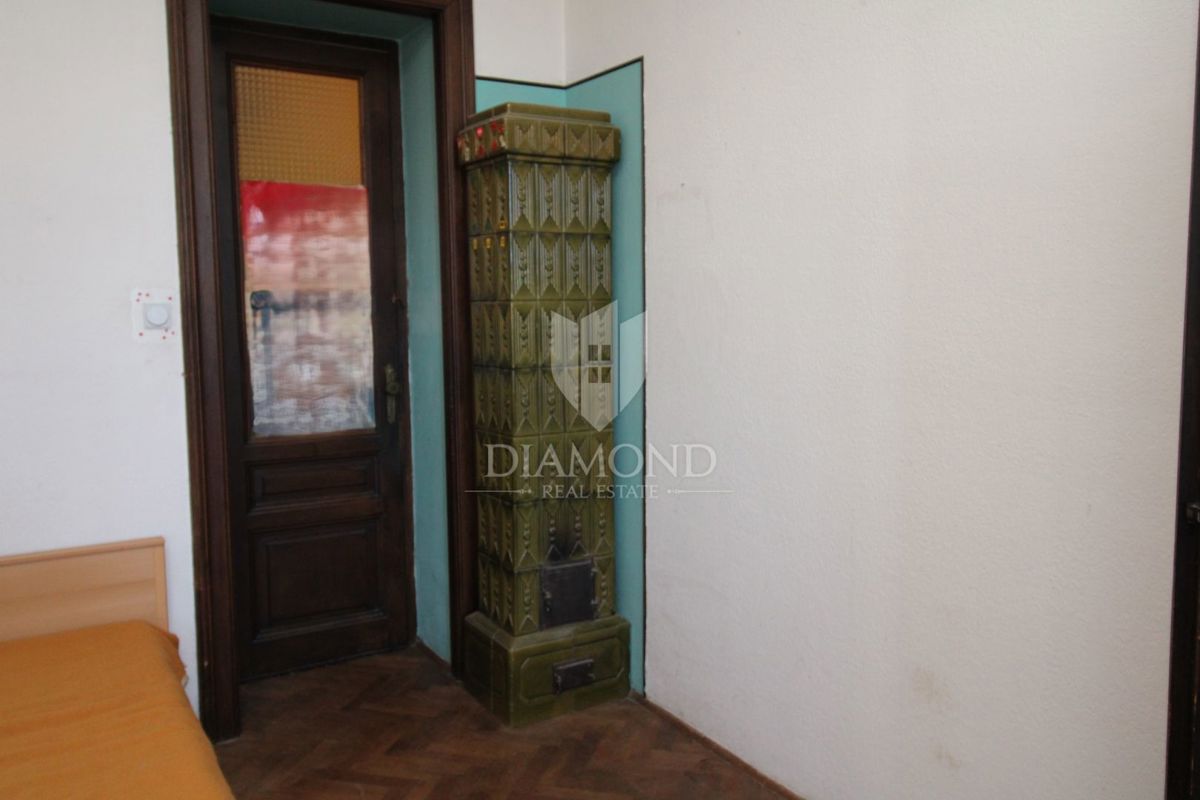 Fiume, Ampio Appartamento Pieno di Storia