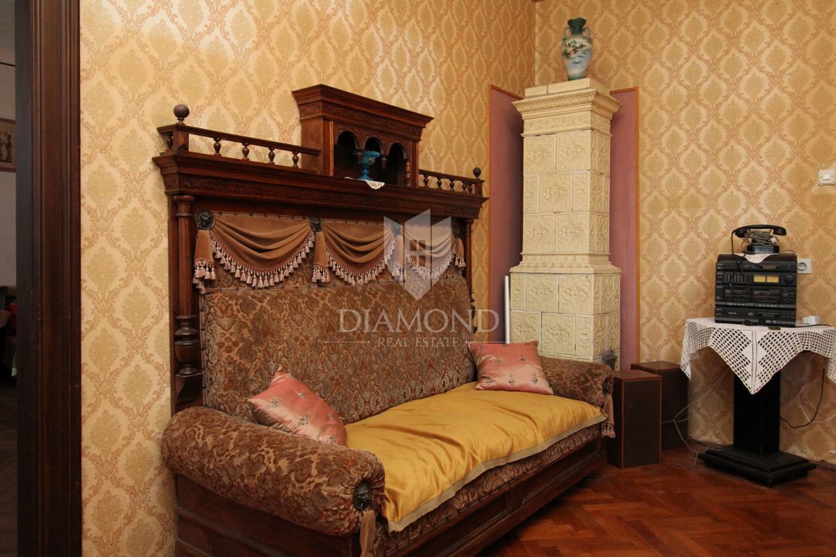 Fiume, Ampio Appartamento Pieno di Storia