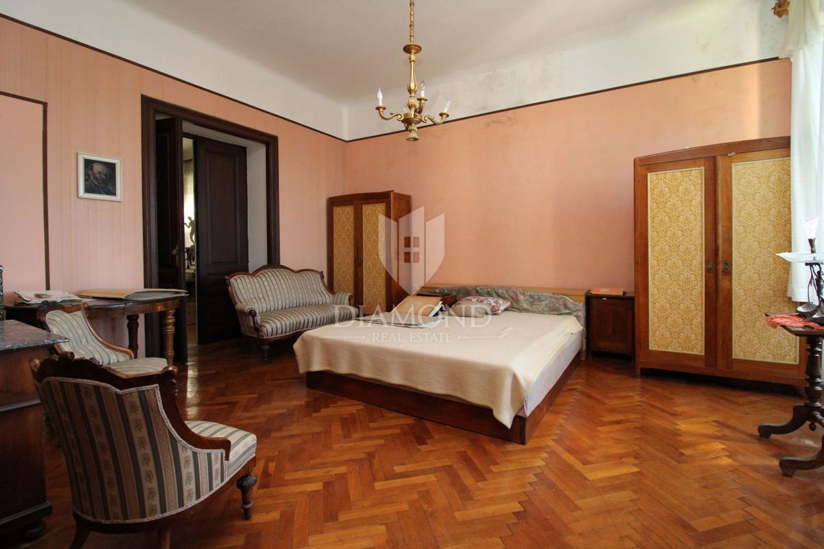 Fiume, Ampio Appartamento Pieno di Storia