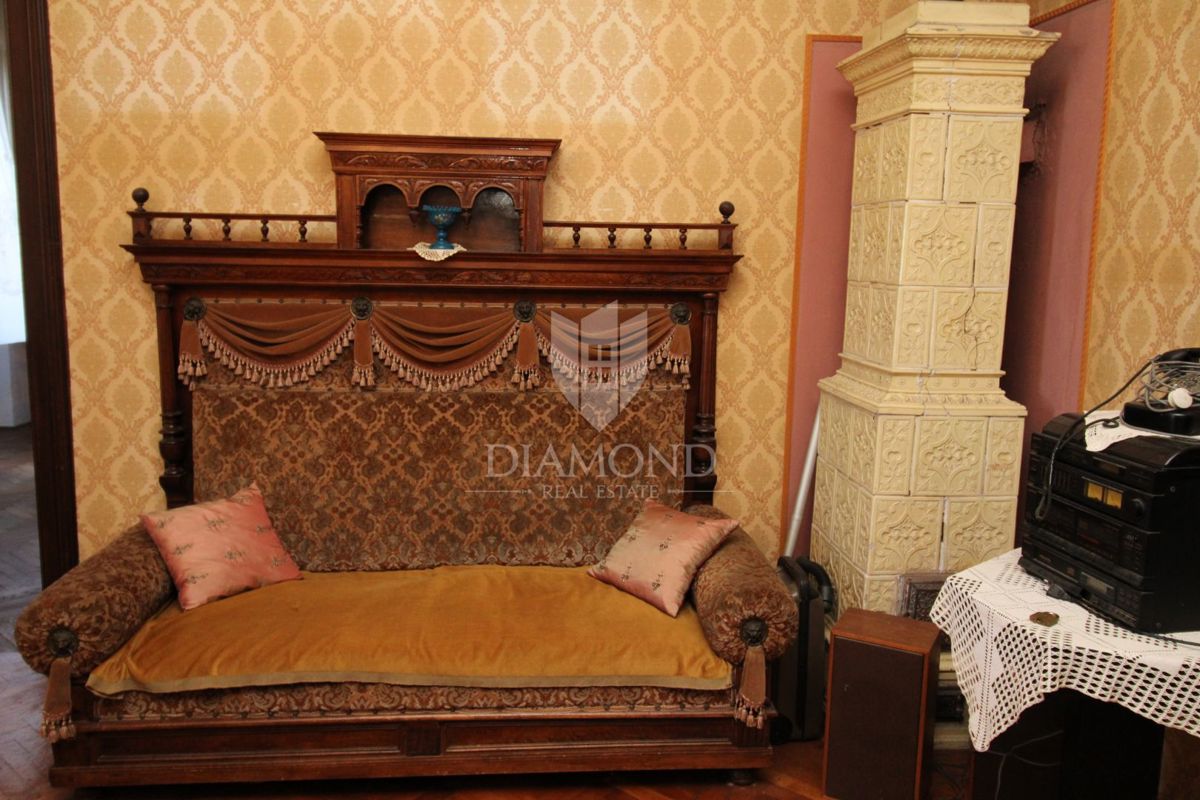 Fiume, Ampio Appartamento Pieno di Storia